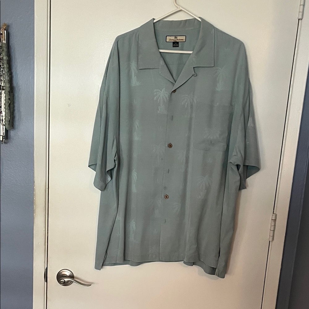 Men’s Tommy Bahama silk moss green palm trees embossed dress shirt.